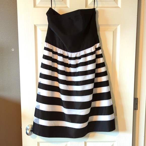 White House Black Market Dresses & Skirts - WHBM Christmas and New Year's Party Strapless Dress Size 10